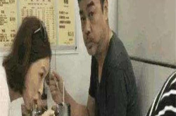 娱乐吃瓜酱买菜视频,与方媛女儿超市温馨互动