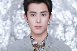 王鹤棣娱乐圈吃瓜视频,揭秘明星幕后生活