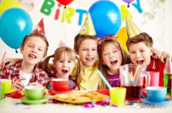 娱乐吃瓜酱生日庆祝,星光熠熠，欢乐满溢